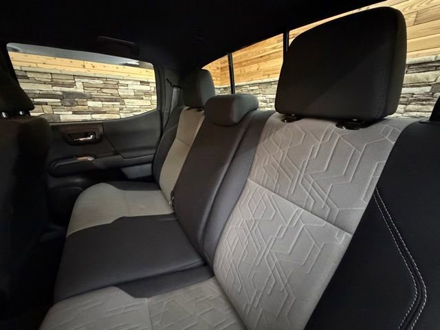 Used 2023 Toyota Tacoma TRD Sport AWD/4WD image 31