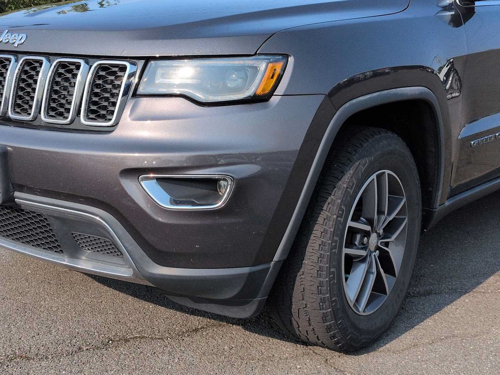 Used 2017 Jeep Grand Cherokee Limited w/ Luxury Group II AWD/4WD image 11