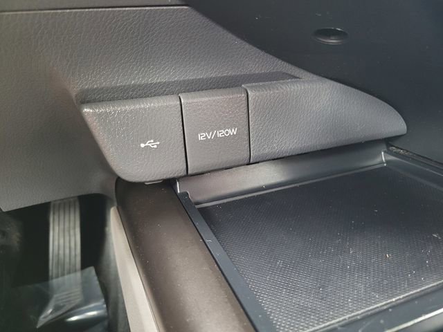 Used 2023 Toyota Camry SE image 25