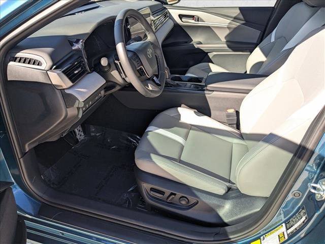 Used 2025 Toyota Camry SE image 11