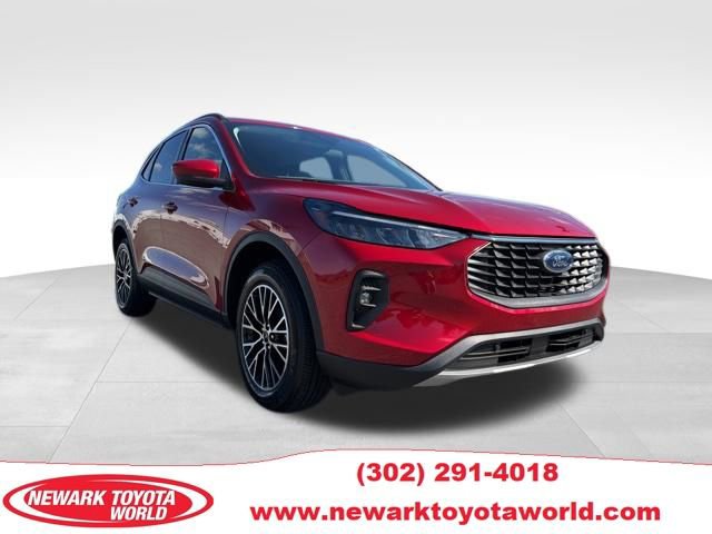 Used 2025 Ford Escape SE image 1