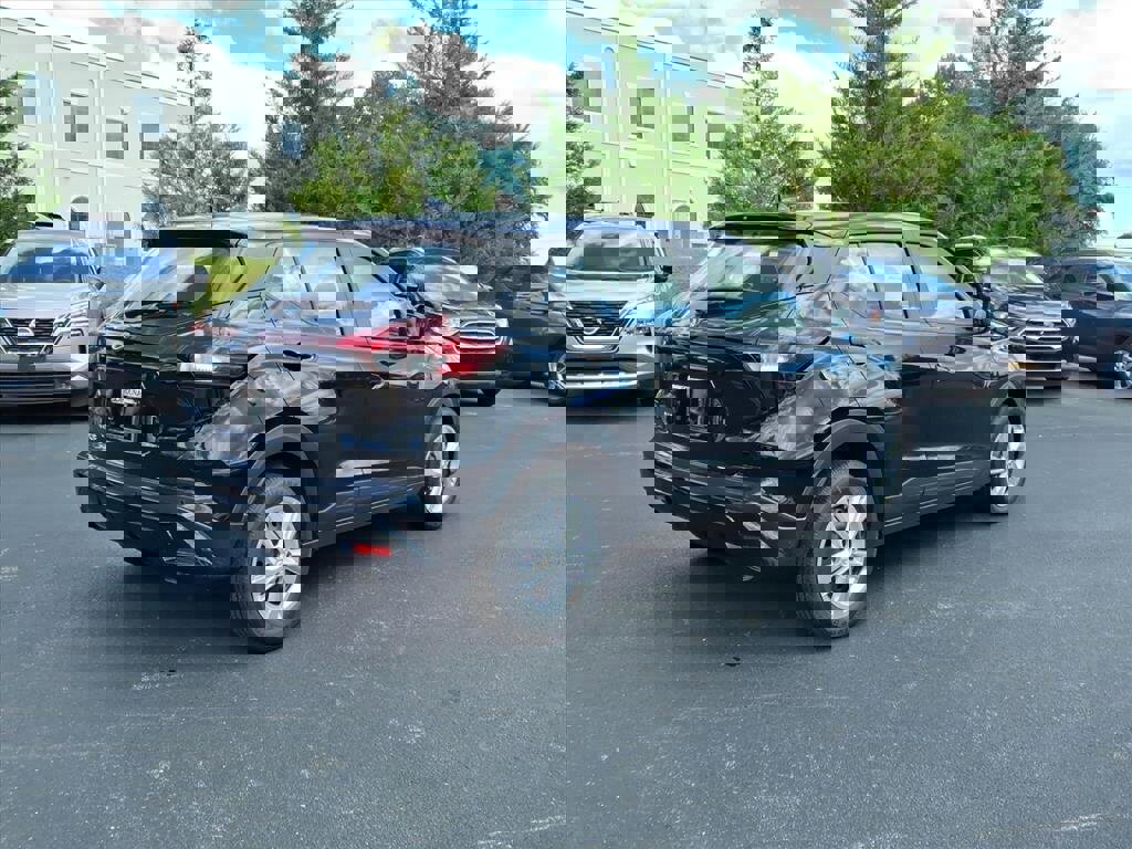 New 2025 Nissan Kicks Play S image 3