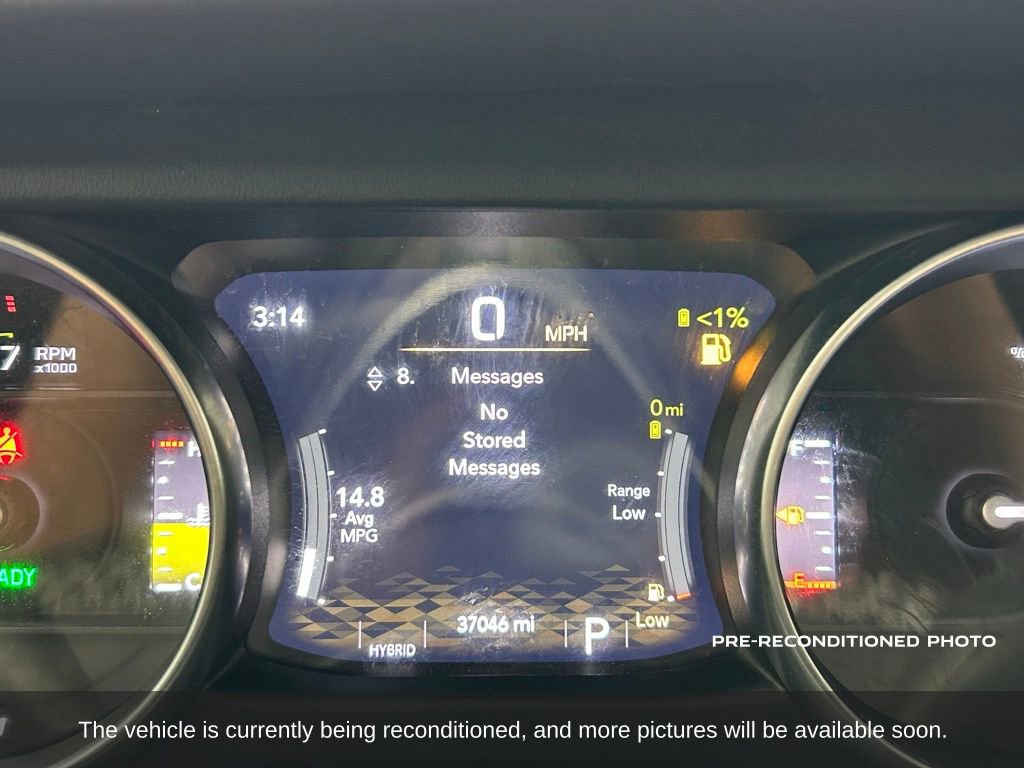 Used 2022 Jeep Wrangler Unlimited Sahara w/ Cold Weather Group image 17