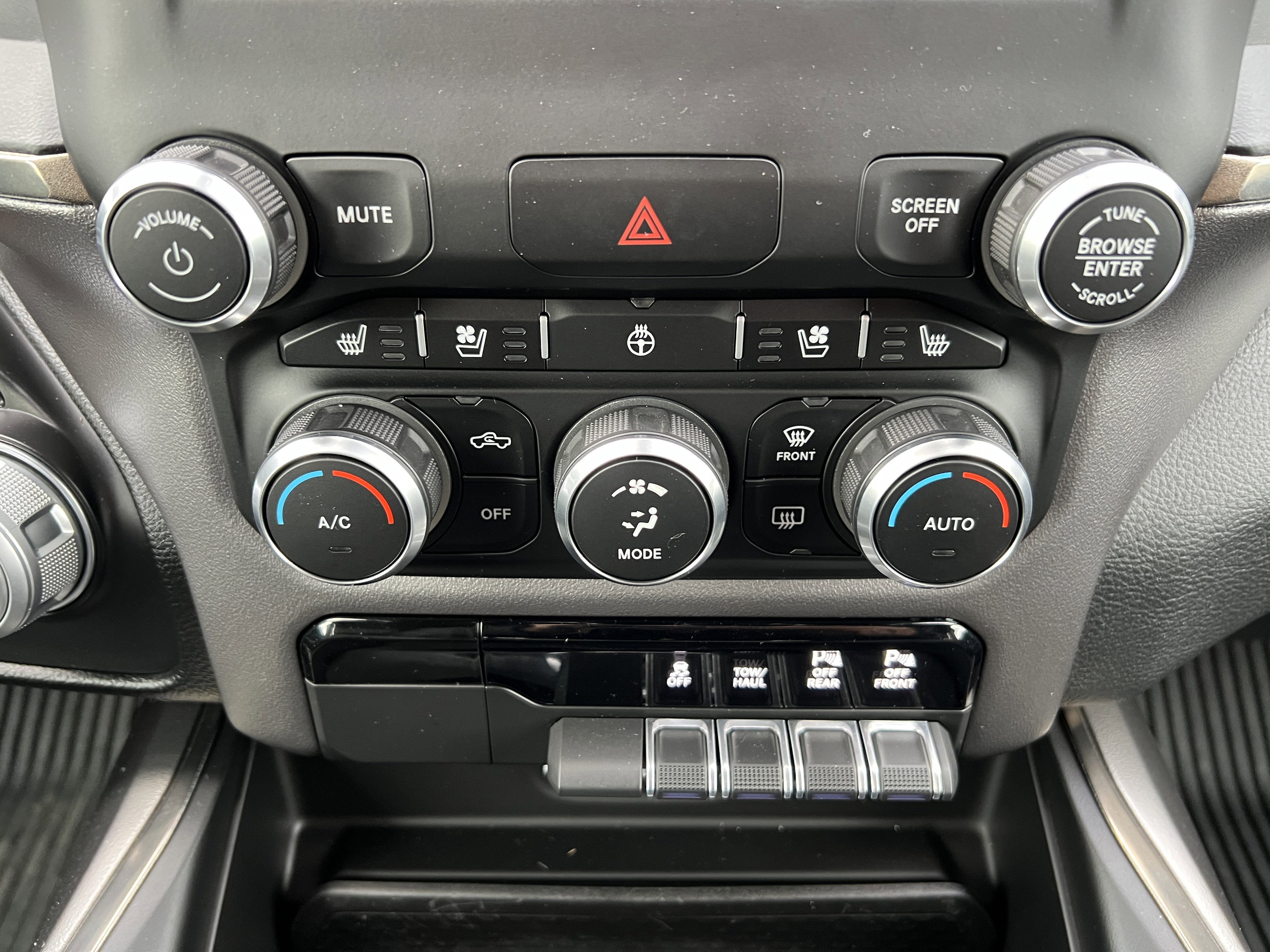 Used 2020 RAM 1500 Sport w/ Level 2 Equipment Goup w/2_L image 26