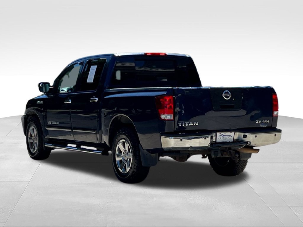Used 2012 Nissan Titan SV w/ SV Value Truck Pkg AWD/4WD image 10