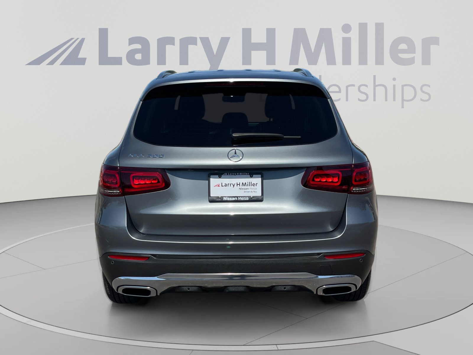 Used 2022 Mercedes-Benz GLC 300 w/ Premium Package Lite image 4