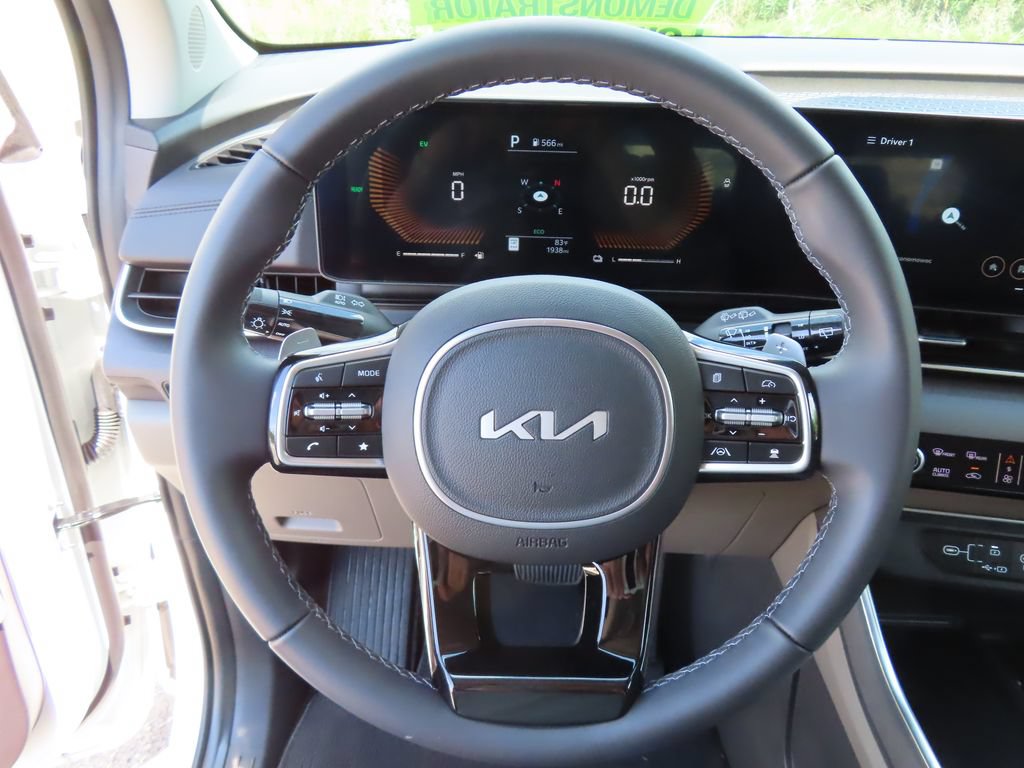 Certified 2026 Kia Carnival EX FWD image 22