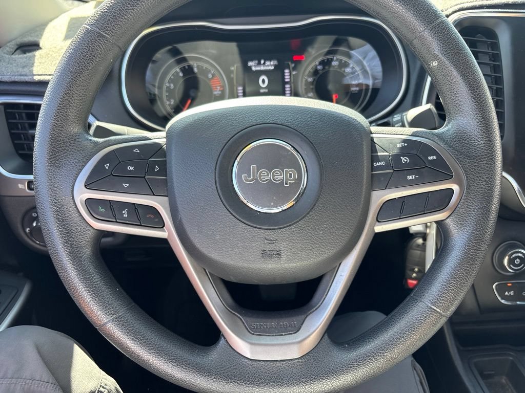 Used 2021 Jeep Cherokee Latitude FWD image 16