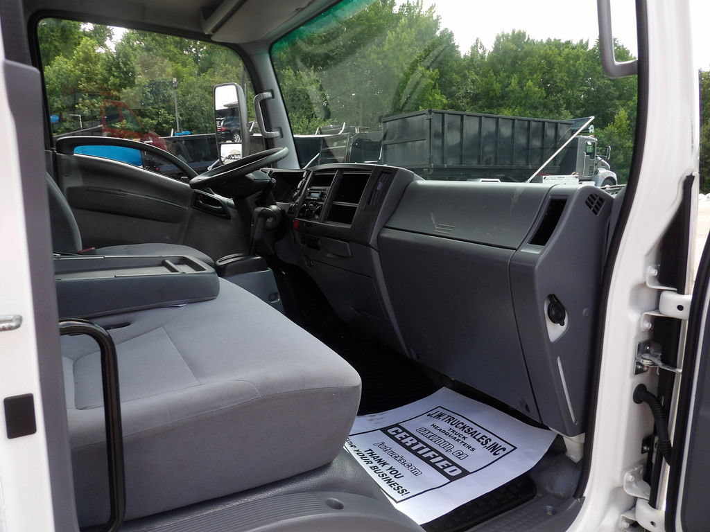 Used 2019 Isuzu NPR RWD image 27