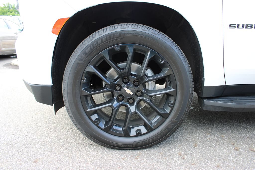 Used 2022 Chevrolet Suburban RST w/ Luxury Package AWD/4WD image 29