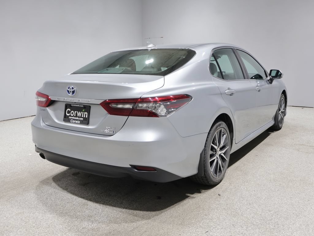 Used 2022 Toyota Camry XLE w/ Cold Weather Package FWD video 2