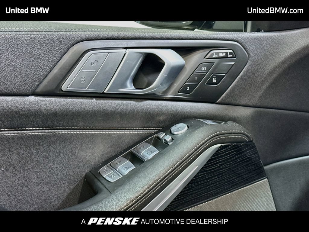 Used 2021 BMW X7 xDrive40i w/ M Sport Package AWD/4WD image 10