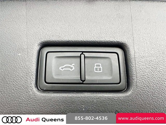 Used 2025 Audi Q4 e-tron Premium Plus w/ Premium Plus image 11