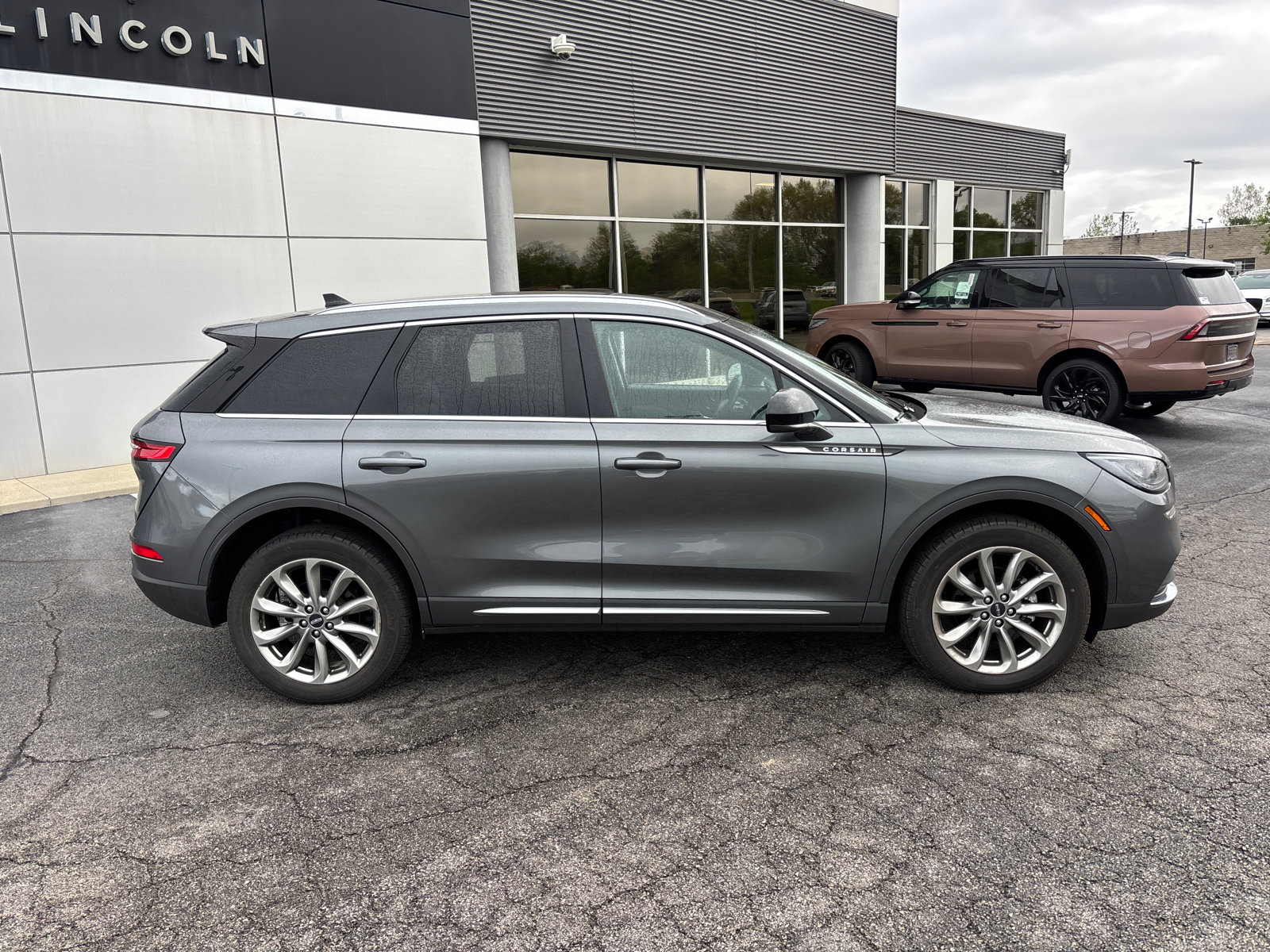 Certified 2022 Lincoln Corsair AWD w/ Premium Package image 8