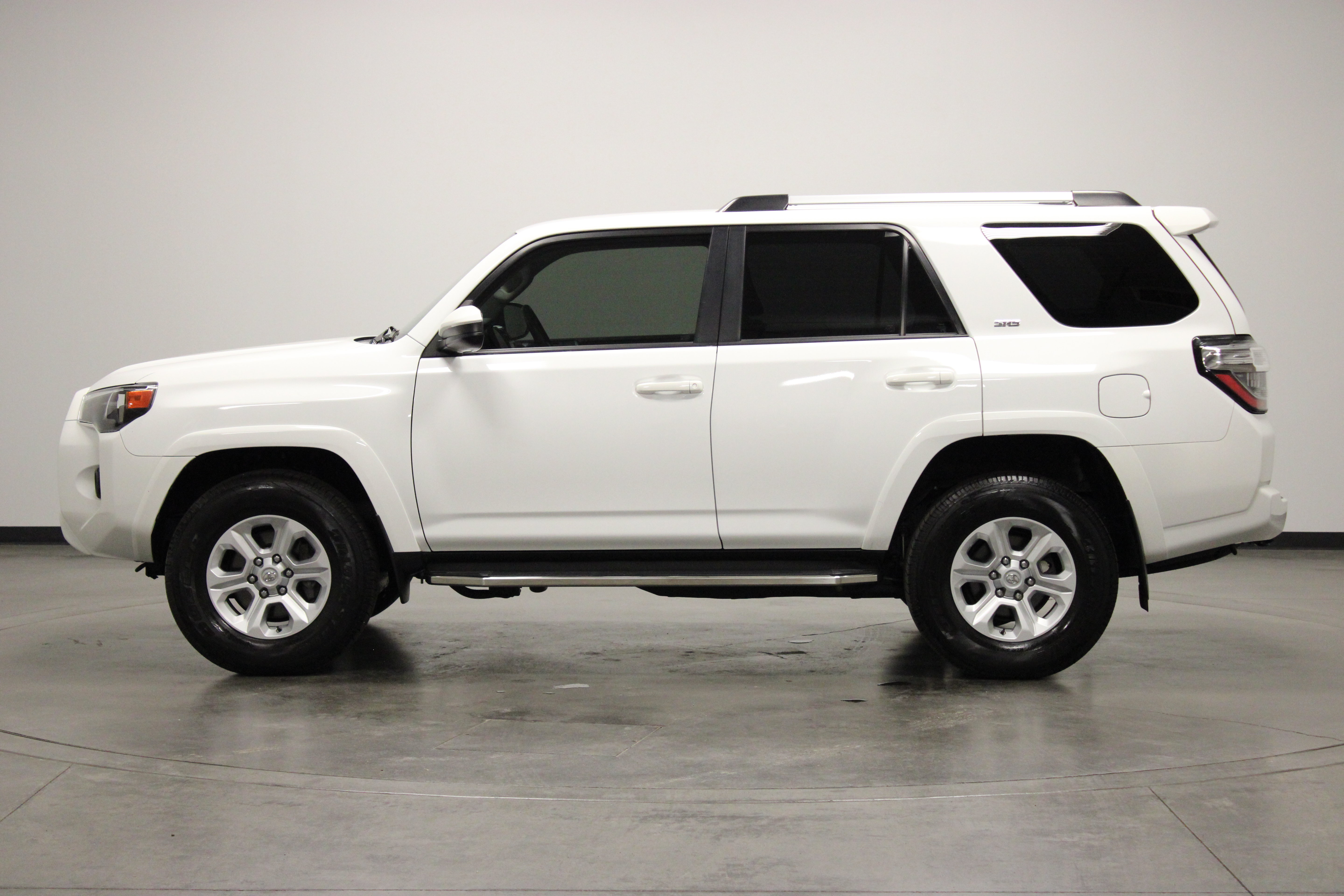 Used 2024 Toyota 4Runner SR5 AWD/4WD image 5