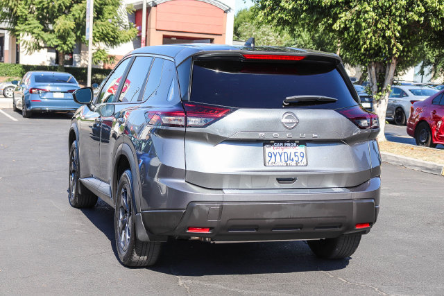 Used 2026 Nissan Rogue SV FWD image 12