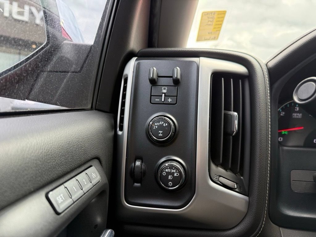 Used 2018 GMC Sierra 1500 SLT AWD/4WD image 13