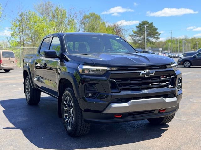 Certified 2024 Chevrolet Colorado Z71 w/ Z71 Convenience Package 2 AWD/4WD image 3