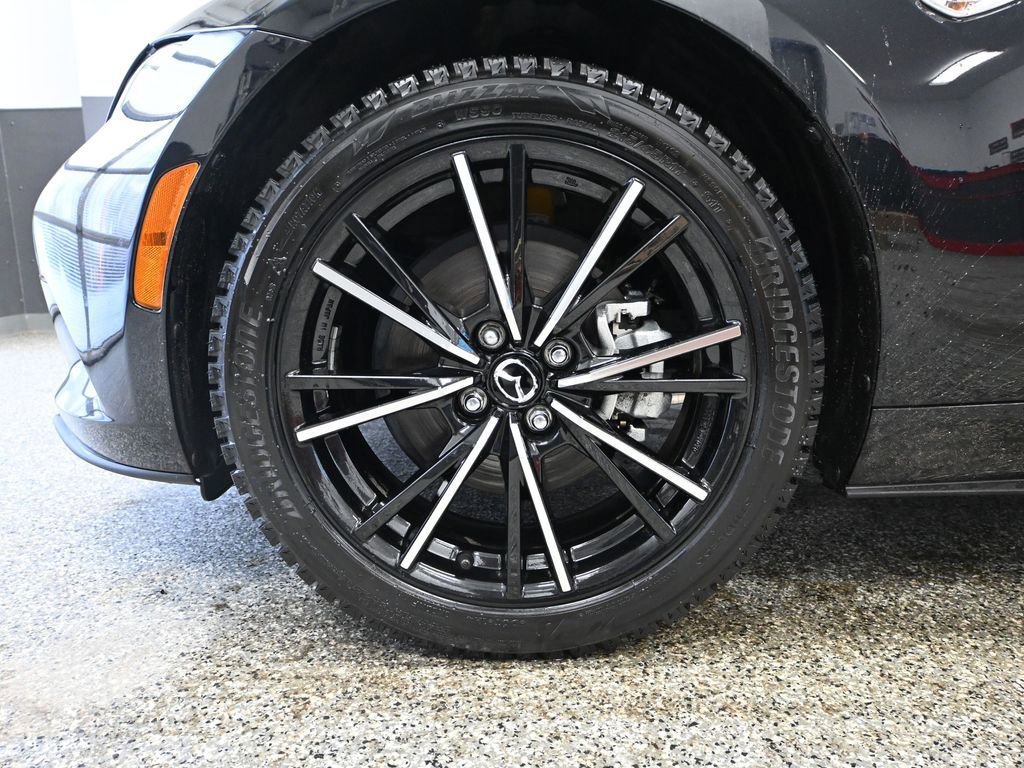 Used 2024 MAZDA MX-5 Miata RF Grand Touring w/ Weather Package image 15