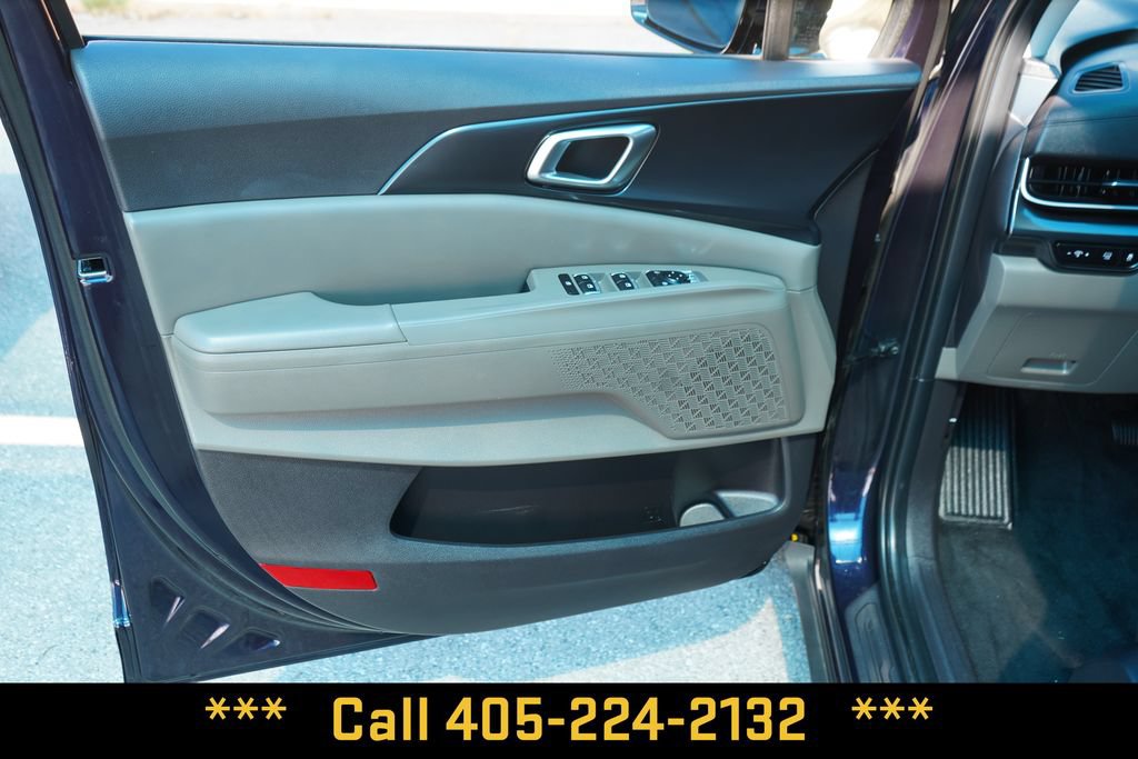 Used 2026 Kia Carnival LXS FWD image 14