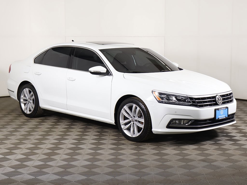 Used 2018 Volkswagen Passat 2.0T SE image 2