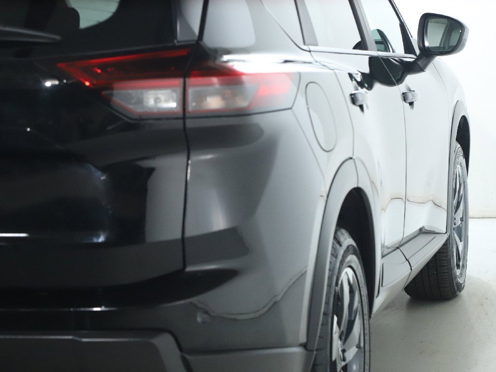 Certified 2025 Nissan Rogue SV image 44