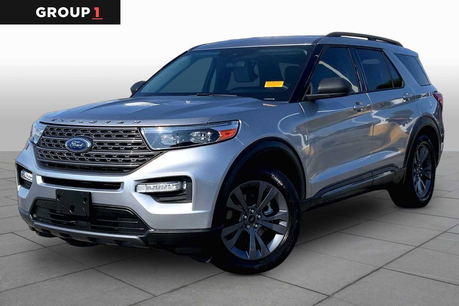 Certified 2021 Ford Explorer XLT w/ Equipment Group 202A RWD image 1
