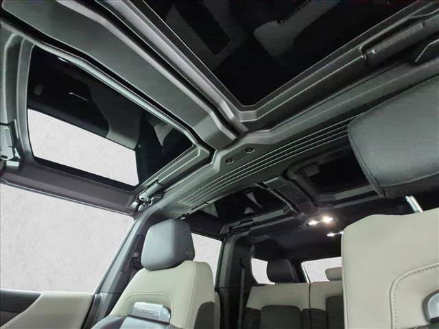 Used 2026 GMC Hummer EV SUV AWD/4WD image 16