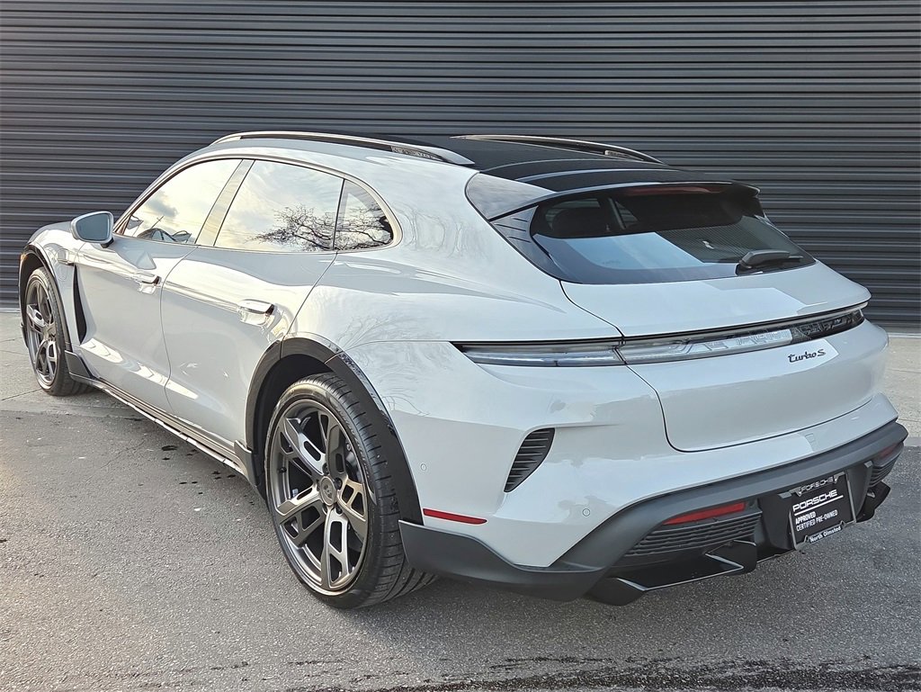 Used 2025 Porsche Taycan Turbo image 3