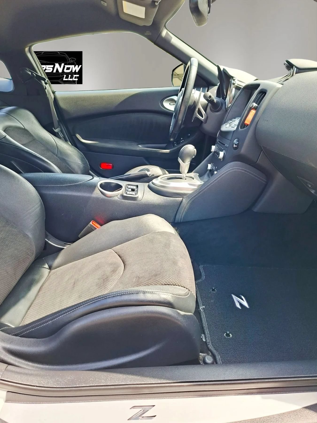 Used 2020 Nissan 370Z Touring Sport RWD image 11
