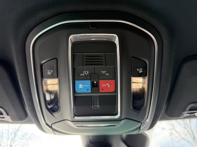 Used 2024 Jeep Grand Cherokee Laredo w/ MOPAR Finishing Package image 19