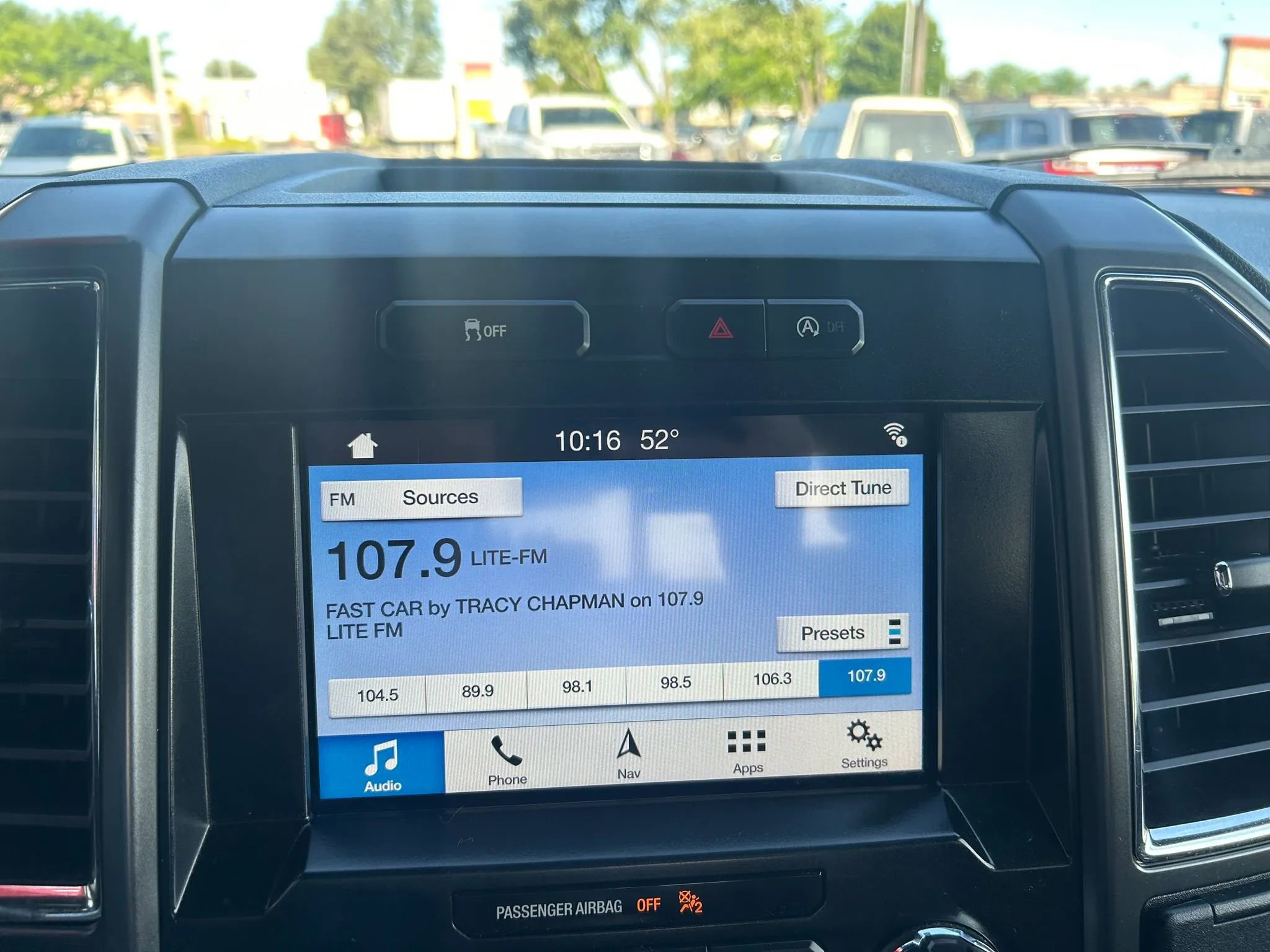 Used 2017 Ford F150 XLT w/ Equipment Group 302A Luxury AWD/4WD image 8