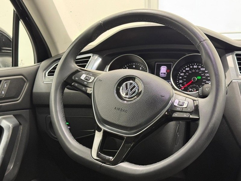 Used 2020 Volkswagen Tiguan SE image 13