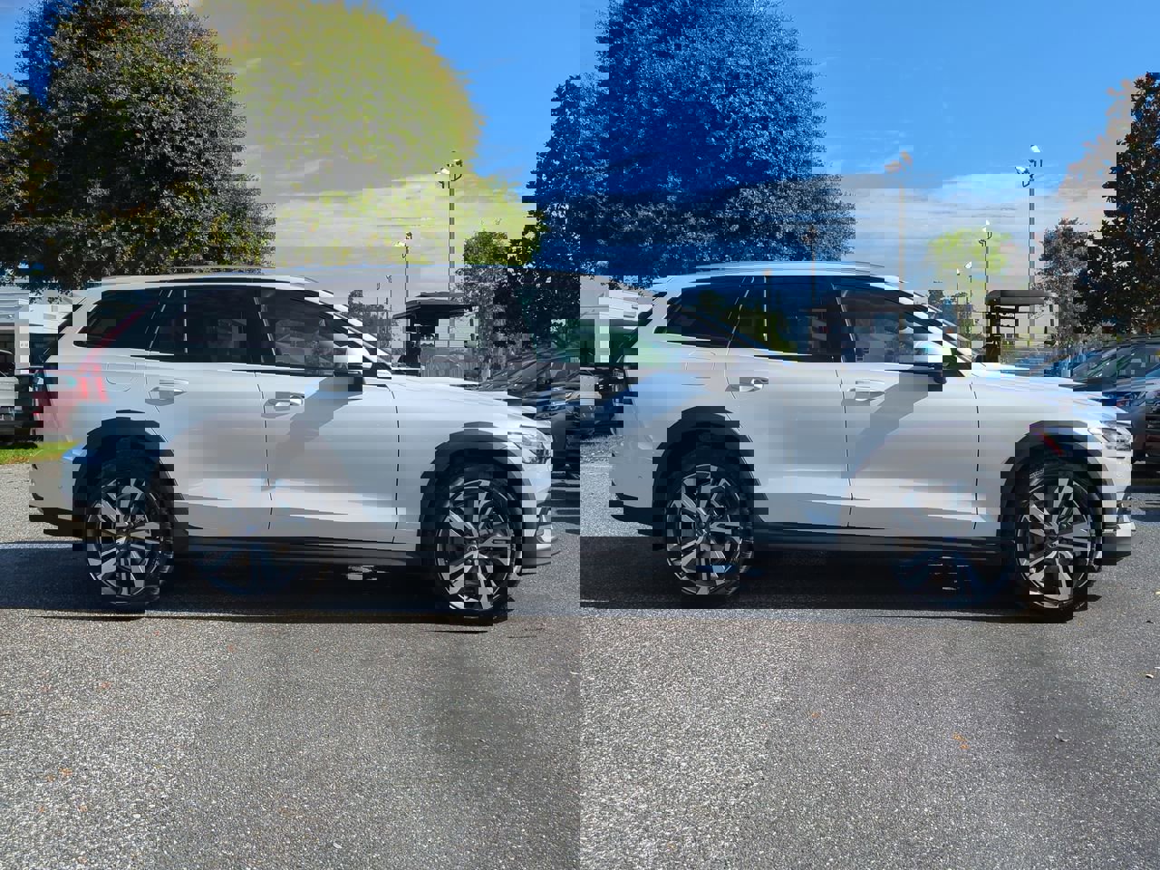 New 2026 Volvo V60 B5 Cross Country Plus w/ Protection Package Premier image 3