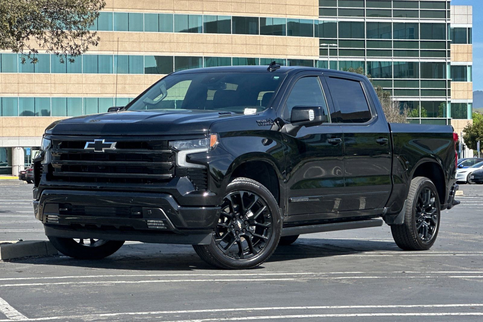 Certified 2025 Chevrolet Silverado 1500 High Country w/ Midnight Edition image 8