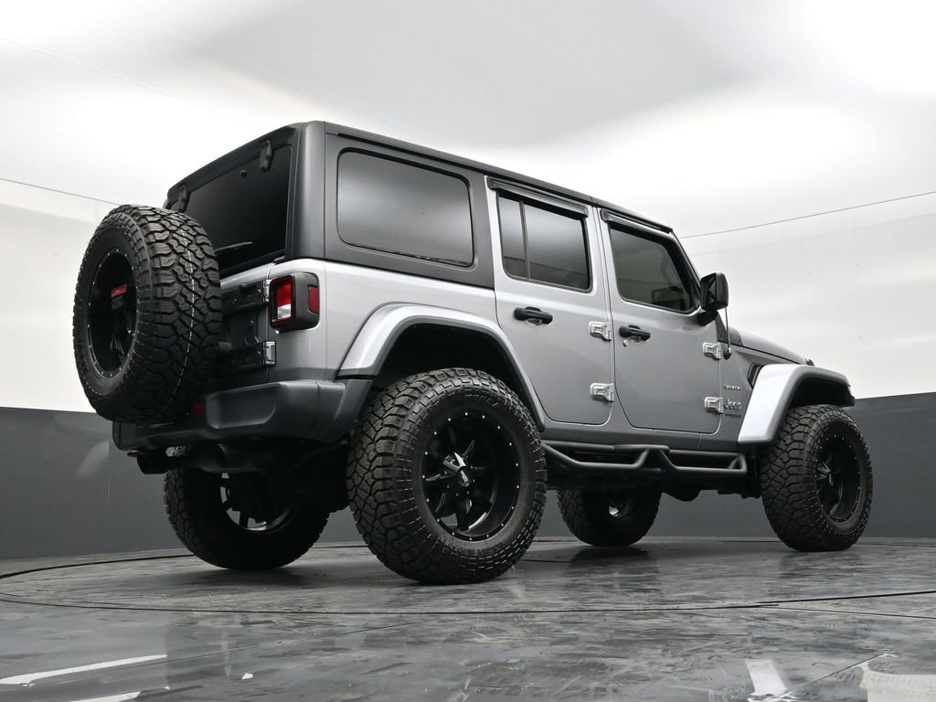 Used 2018 Jeep Wrangler Unlimited Sahara w/ Cold Weather Group image 24