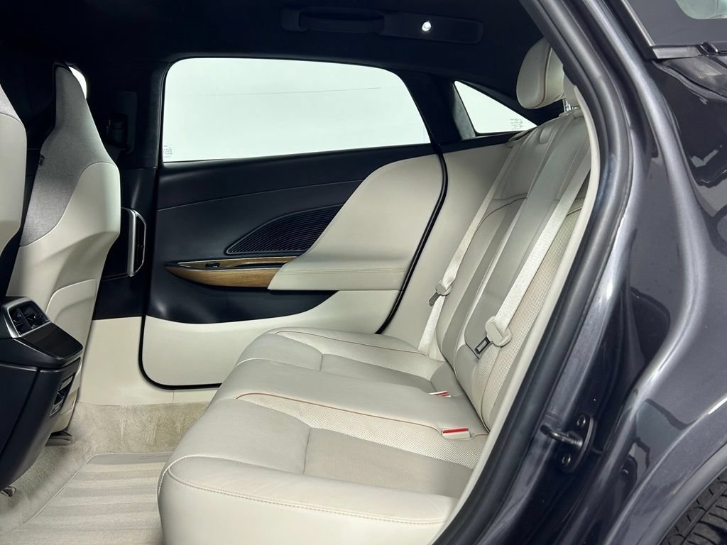 Used 2024 Lucid Air Pure RWD image 15