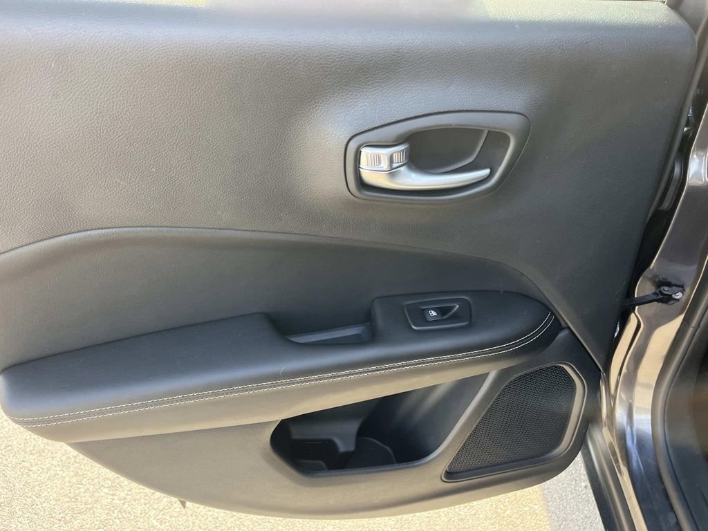 Used 2021 Jeep Compass 80th Special Edition image 18