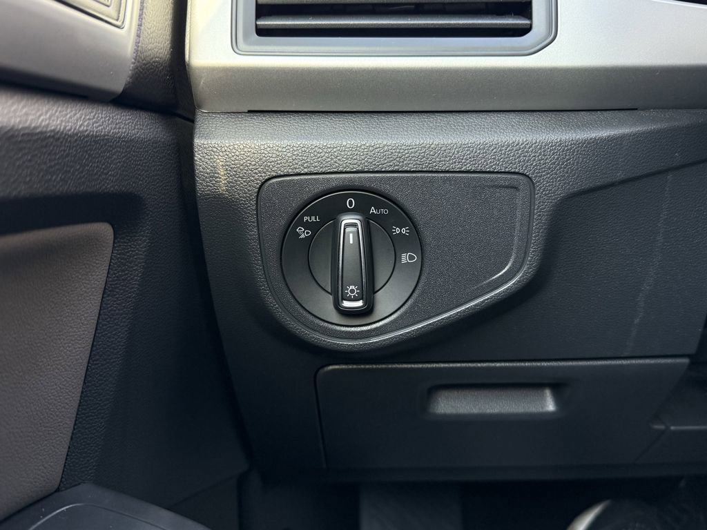 Used 2023 Volkswagen Atlas Cross Sport SE image 14