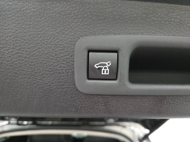 New 2026 Toyota Sienna XLE image 17