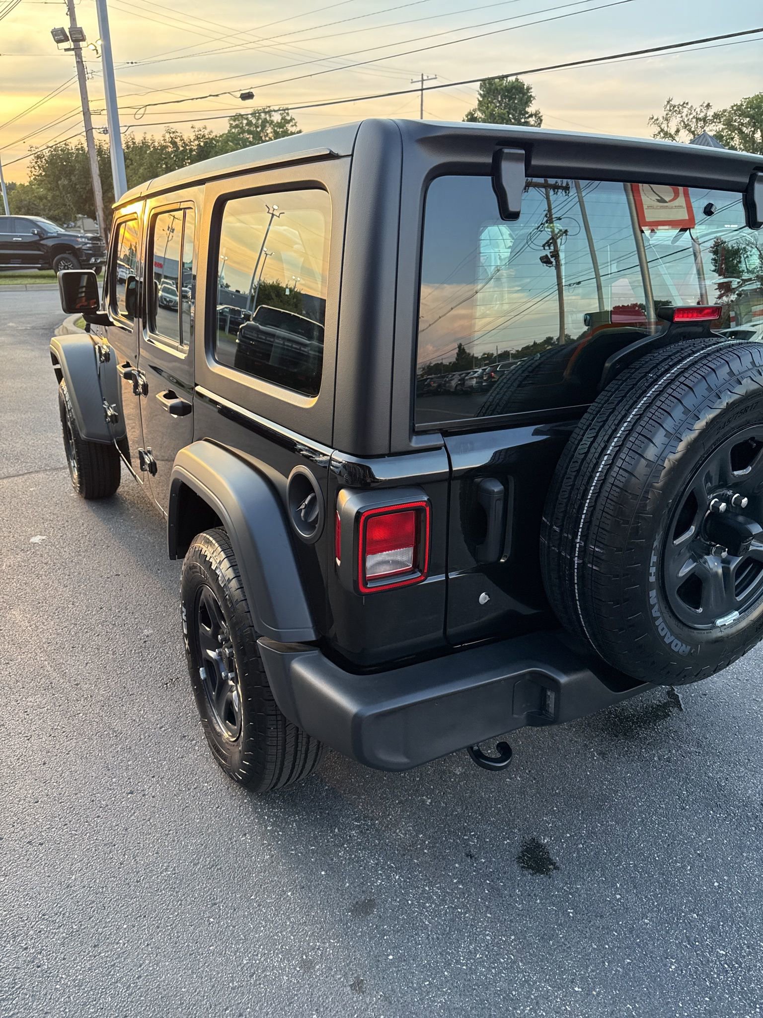 Used 2024 Jeep Wrangler Sport image 5