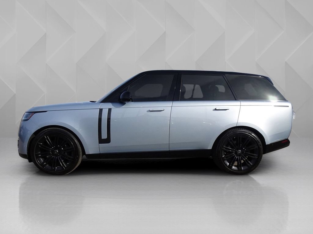 Used 2024 Land Rover Range Rover SE AWD/4WD image 2