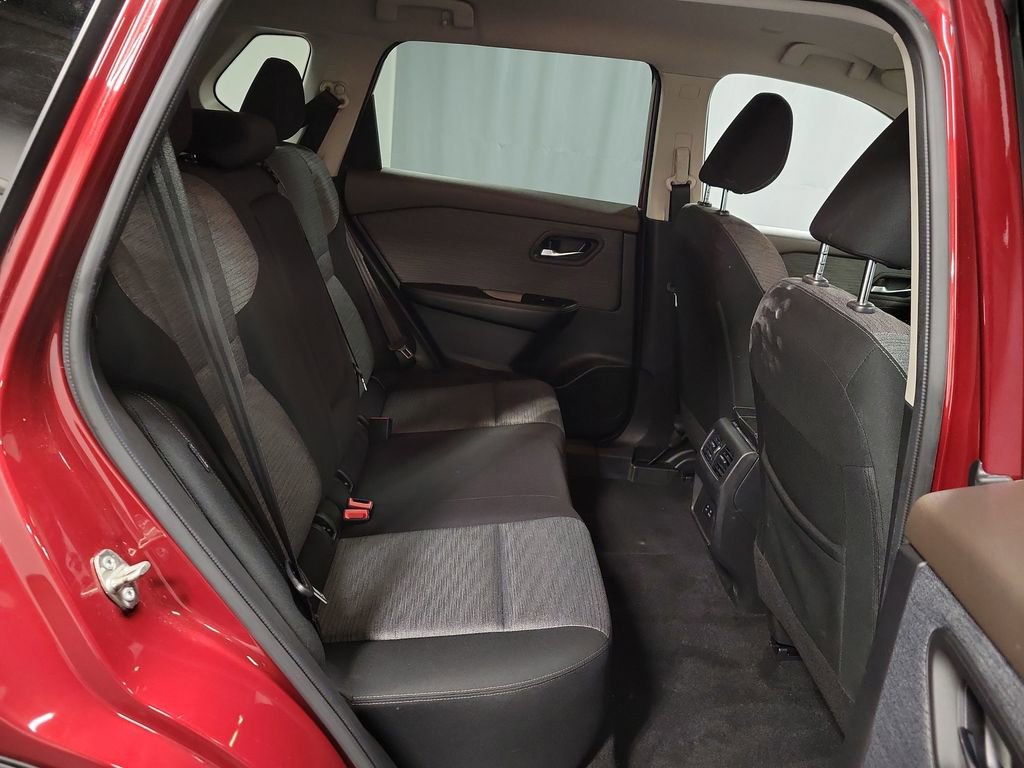 Used 2023 Nissan Rogue SV AWD/4WD image 25