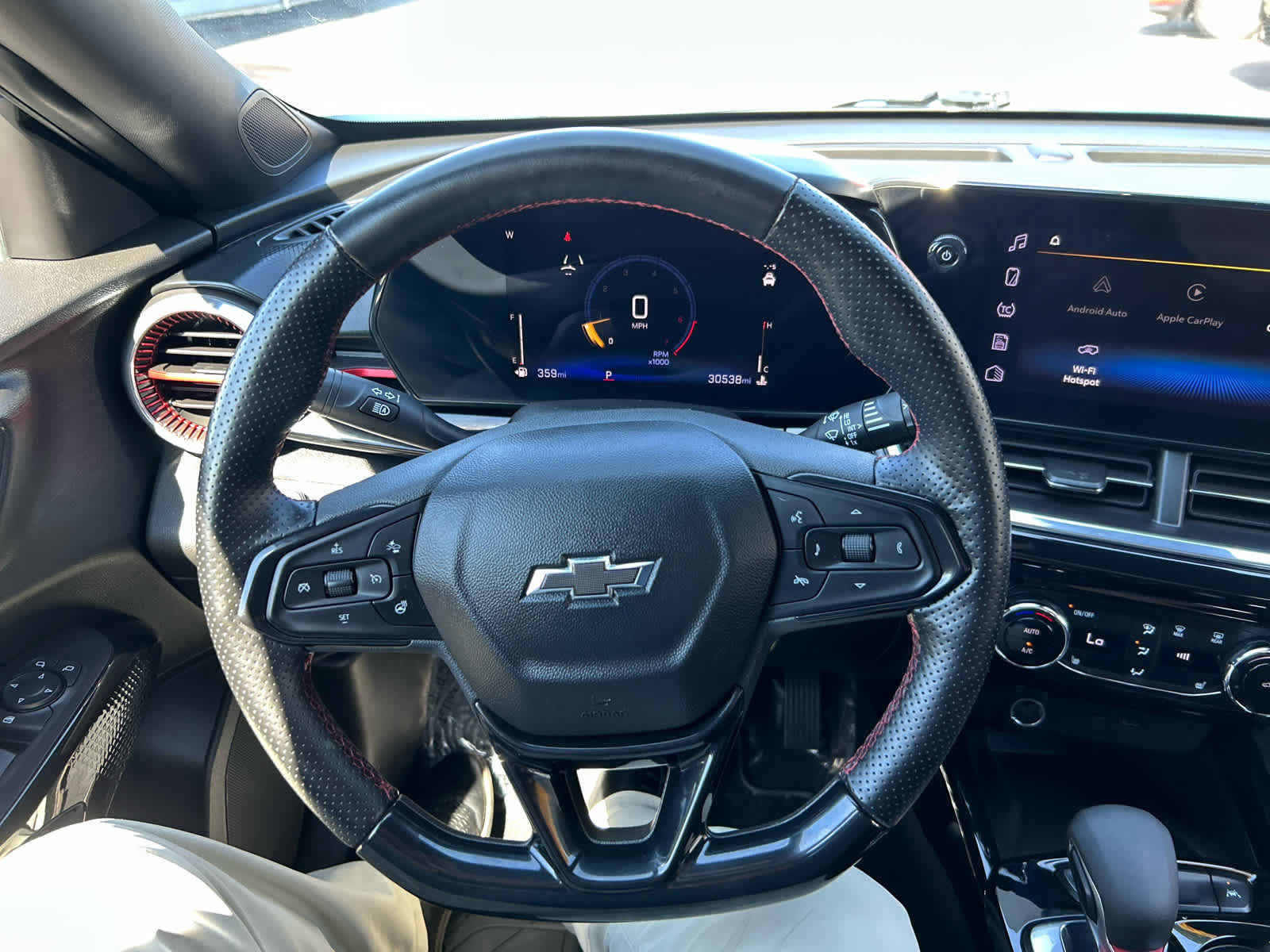 Used 2024 Chevrolet Trax RS w/ Sunroof Package FWD image 16