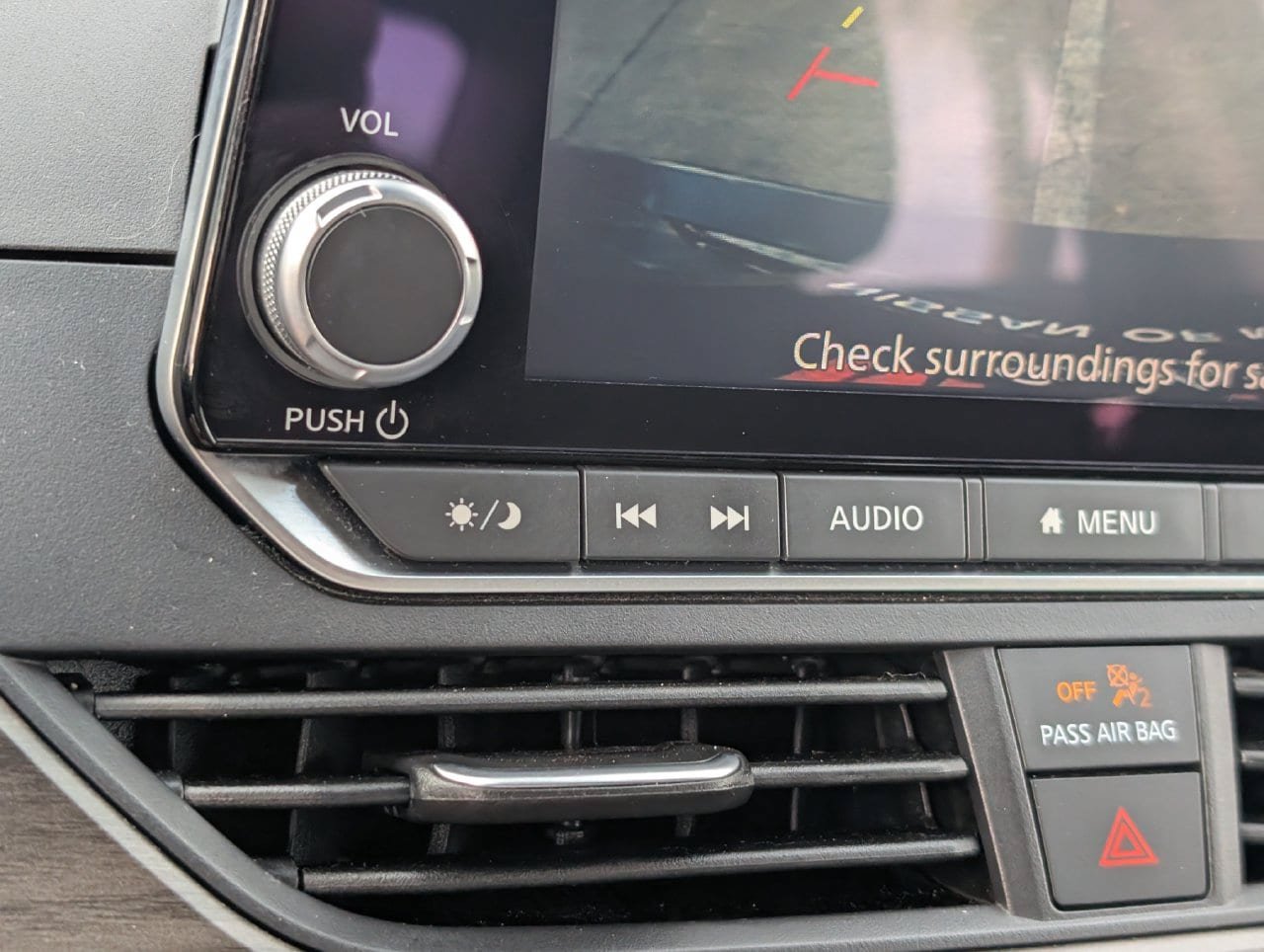 Used 2025 Nissan Altima 2.5 SV FWD image 16