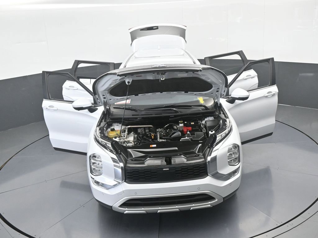 Used 2023 Mitsubishi Outlander SE image 79