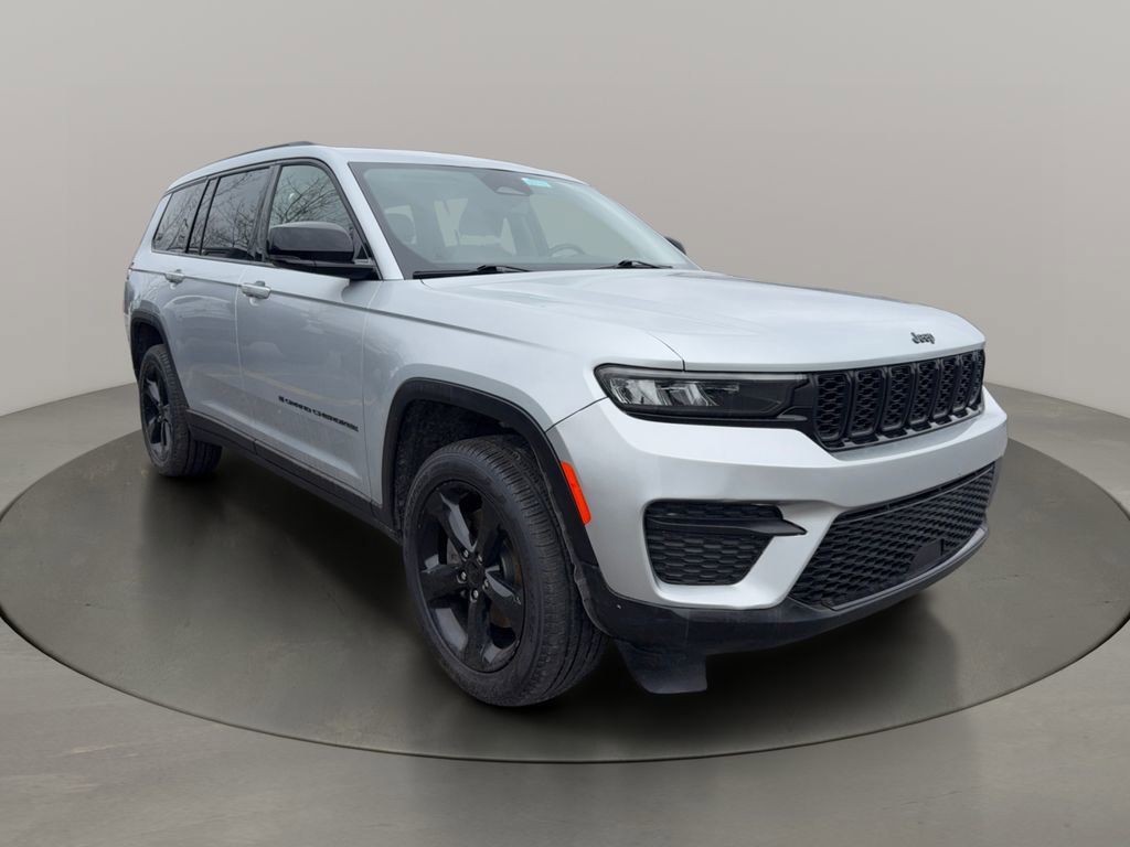 Used 2023 Jeep Grand Cherokee L Limited w/ Black Appearance Package image 6