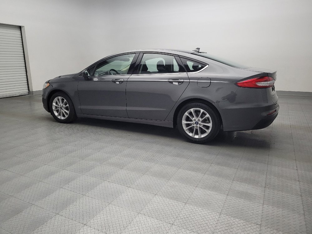 Used 2020 Ford Fusion SE image 3