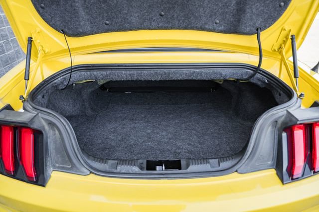 Used 2018 Ford Mustang GT Premium RWD image 16