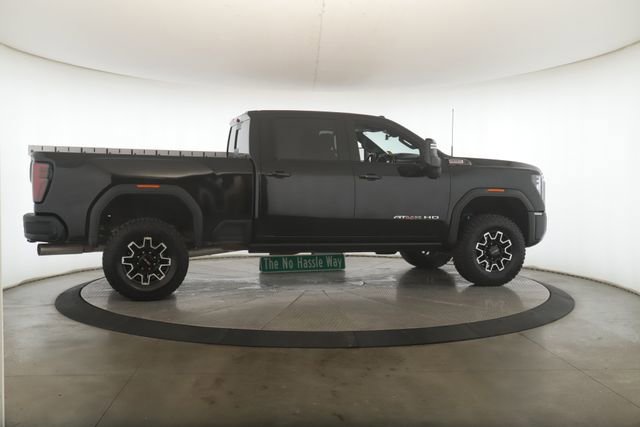Used 2025 GMC Sierra 2500 AT4X image 6